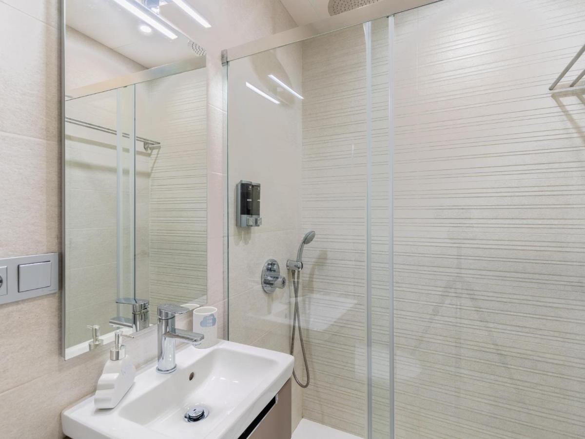 Holi-Rent Padre Manjon Apartment Sevilla Bagian luar foto
