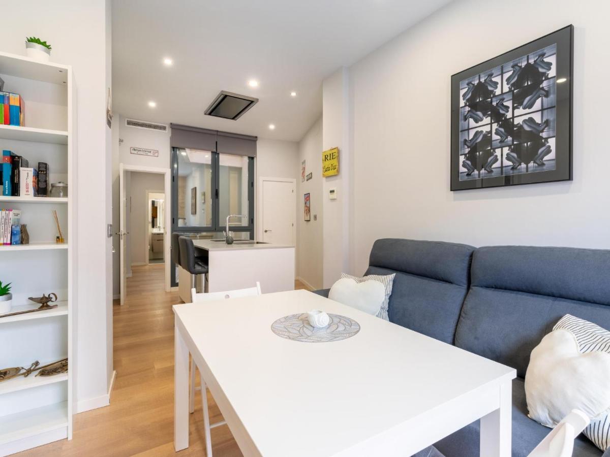 Holi-Rent Padre Manjon Apartment Sevilla Bagian luar foto